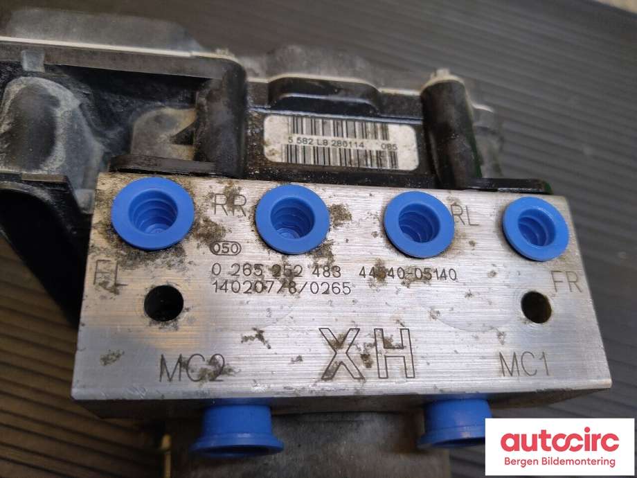 ABS sentral til Toyota Avensis 2009-2015 (Type III, Fase 1)  (TOYOTA|4405005250|)