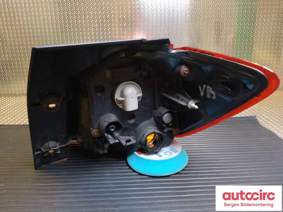 Baklykt venstre til Mitsubishi ASX 2010-2019 (MITSUBISHI|8330A689|)