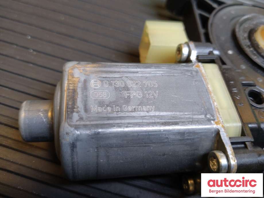 Ruteheis venstre til Audi A1 2018-->> (Type II)  (AUDI|8W0 959 801|)