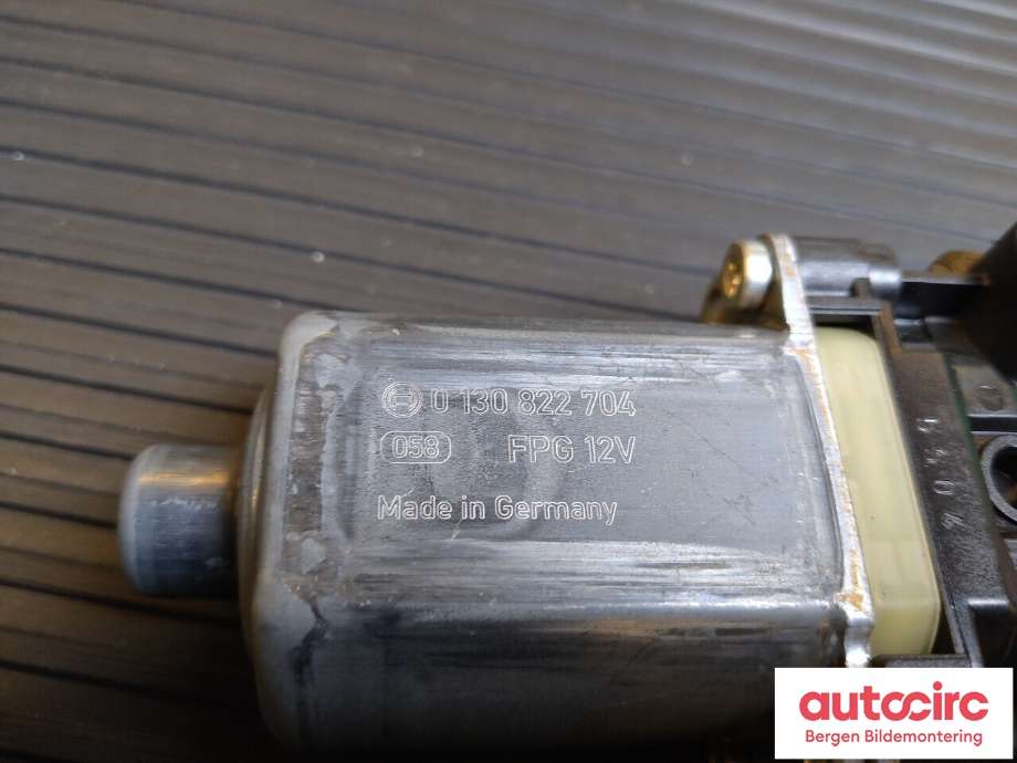 Ruteheis høyre til Audi A1 2018-->> (Type II)  (AUDI|8W0 959 802|)