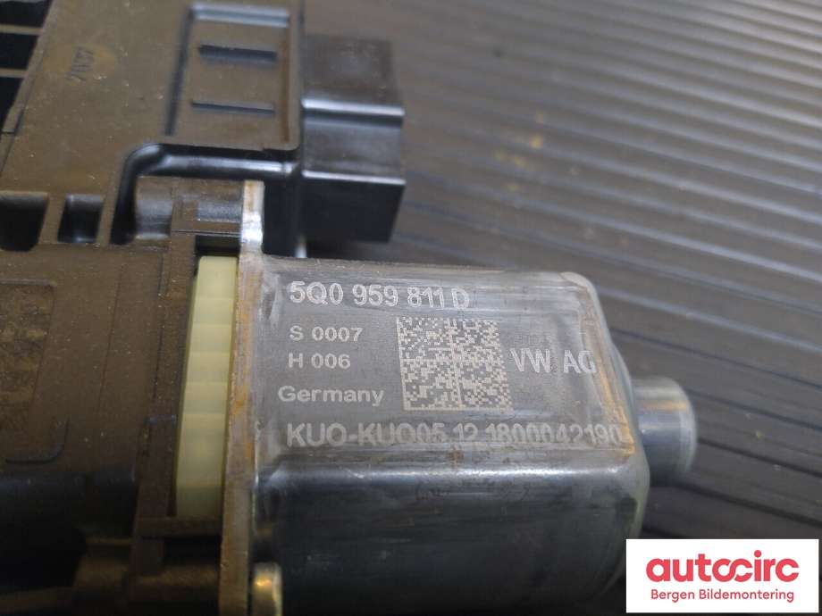 Ruteheis venstre til Audi A1 2018-->> (Type II)  (AUDI|5Q0 959 811 D|)