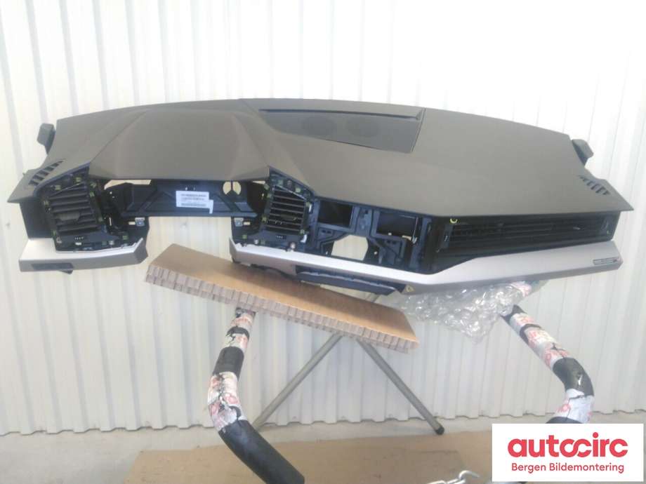 Dashbord til Audi A1 2018-->> (Type II)  (AUDI|82B 857 003 E|2Q0 959 655 AK|82A 880 201 G)