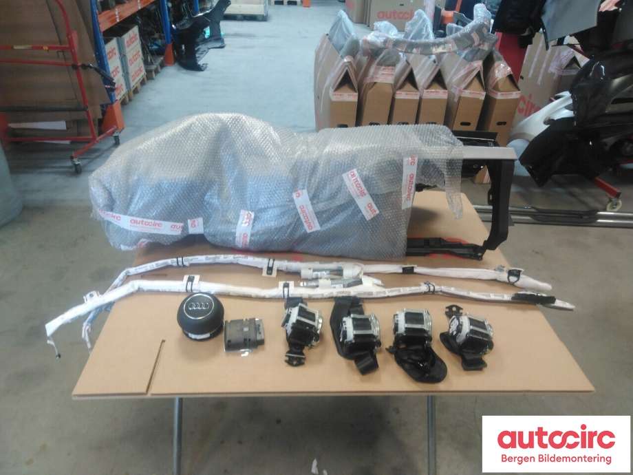 Dashbord til Audi A1 2018-->> (Type II)  (AUDI|82B 857 003 E|2Q0 959 655 AK|82A 880 201 G)