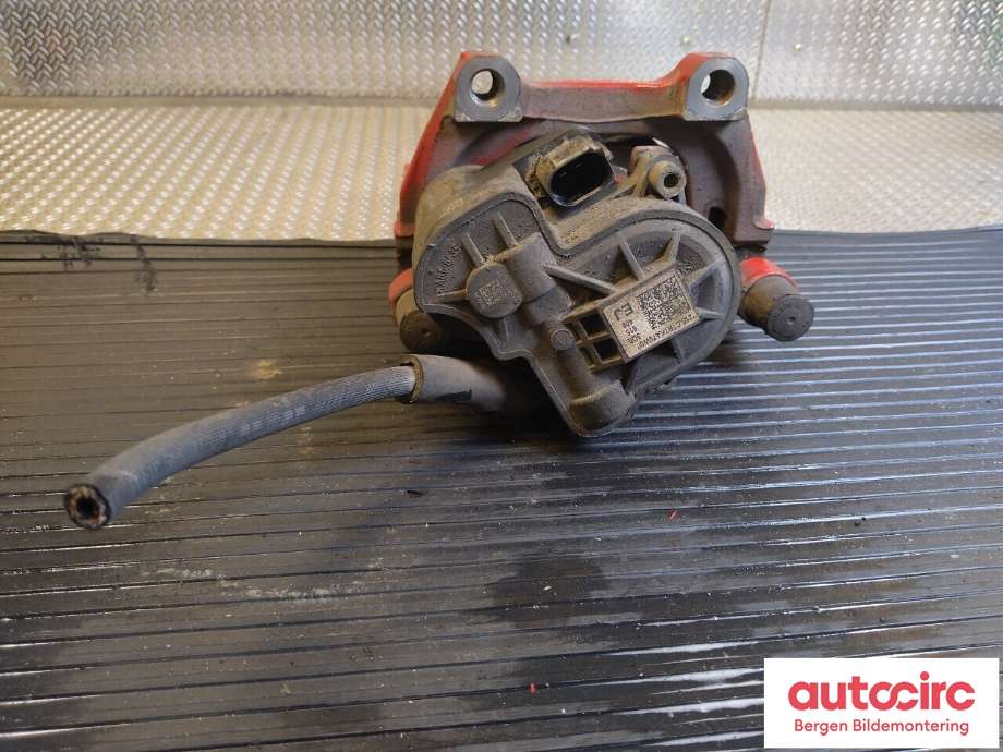 Bremsecaliper høyre bak til VW T-Roc 2017-->>  (VOLKSWAGEN|5Q0 615 424 D|3Q0 998 281 A|)