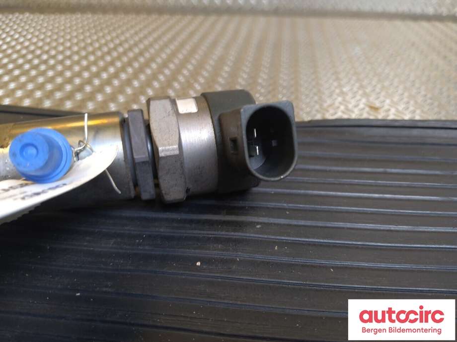 Dyseskinne (fuelrail) til BMW 1-Serie 2004-2011 (E81/E82/E87/E88) (E81/E82/E87/E88) (BMW|13 53 7 809 127|)
