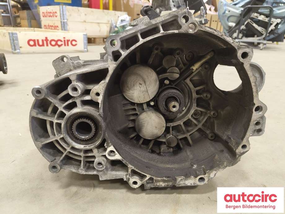 Girkasse manuell 6-trinn til Škoda Octavia 2013-2016 (Type III, Fase 1) (SKODA|02Q 300 013 J|)
