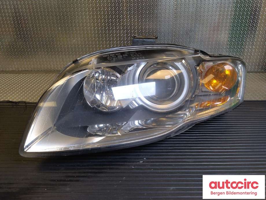 Frontlykt venstre halogen til Audi A4 2004-2008 (Type III) (B7) (B7) (AUDI|8E0 941 029 AS|)