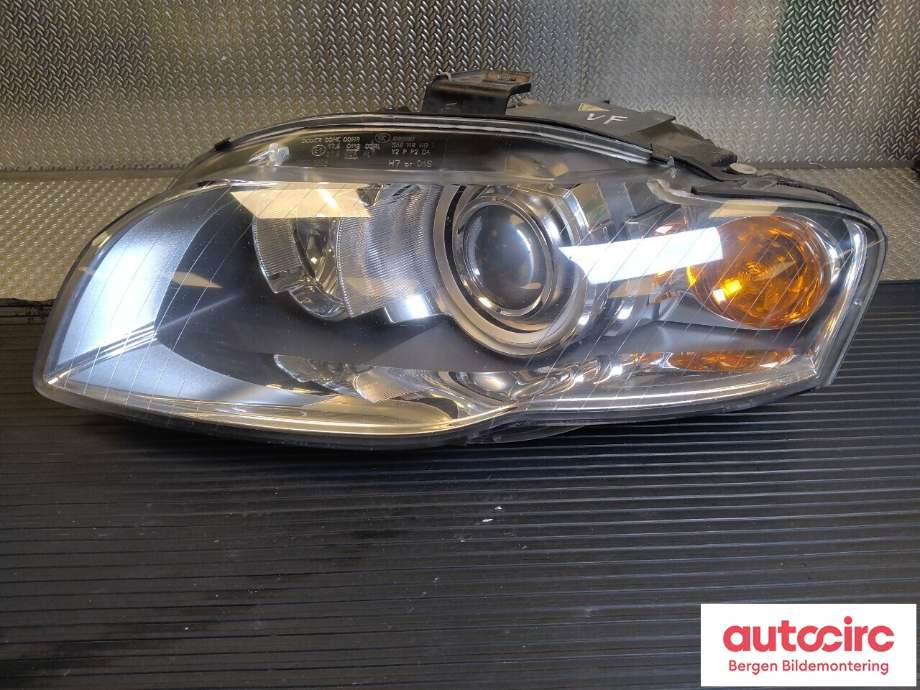 Frontlykt venstre halogen til Audi A4 2004-2008 (Type III) (B7) (B7) (AUDI|8E0 941 029 AS|)