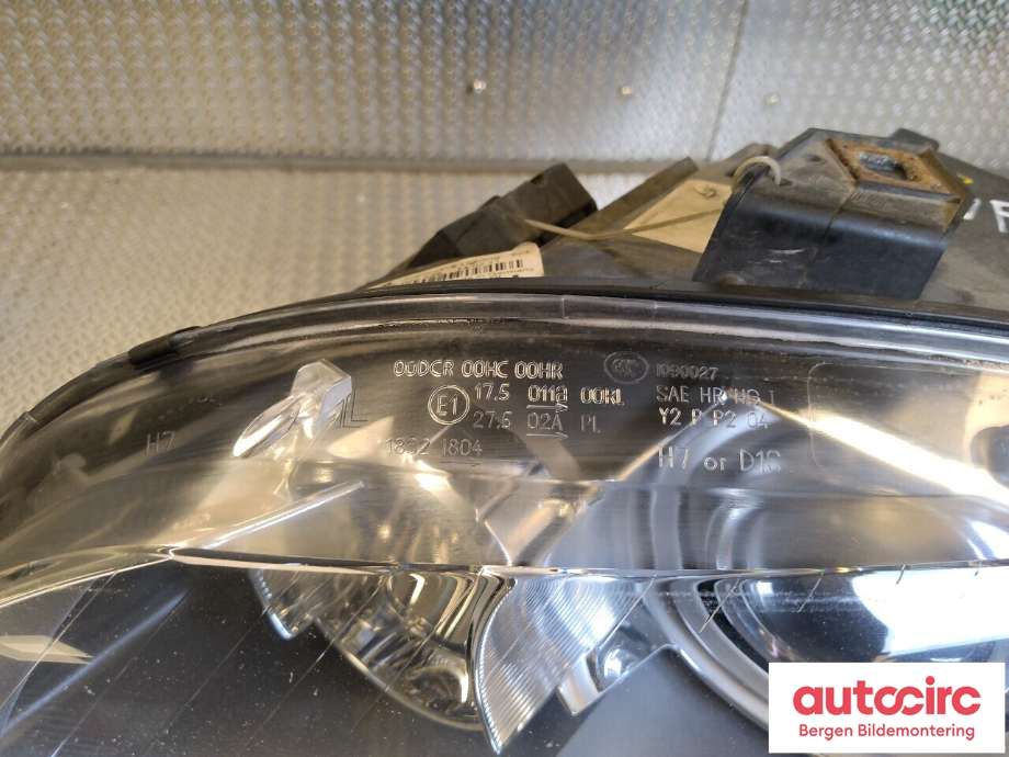 Frontlykt venstre halogen til Audi A4 2004-2008 (Type III) (B7) (B7) (AUDI|8E0 941 029 AS|)