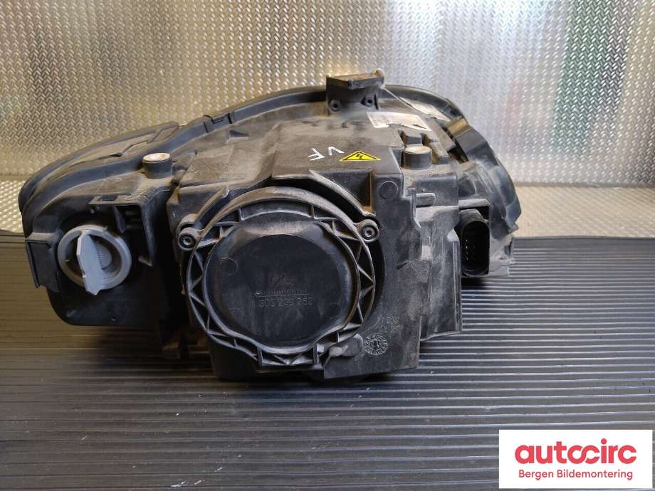 Frontlykt venstre halogen til Audi A4 2004-2008 (Type III) (B7) (B7) (AUDI|8E0 941 029 AS|)