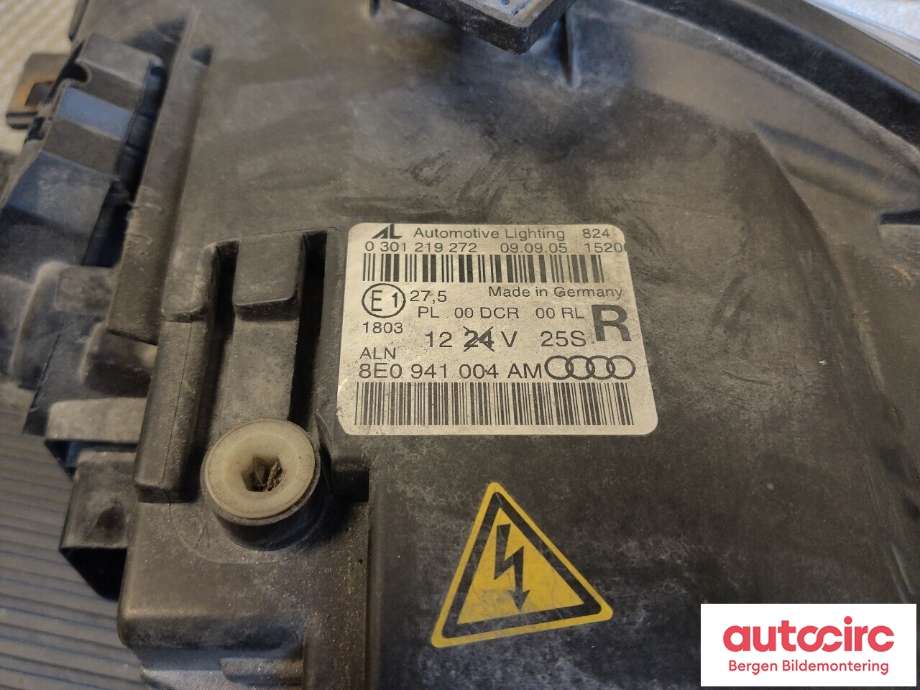 Frontlykt høyre halogen til Audi A4 2004-2008 (Type III) (B7) (B7) (AUDI|8E0 941 030 AS|)