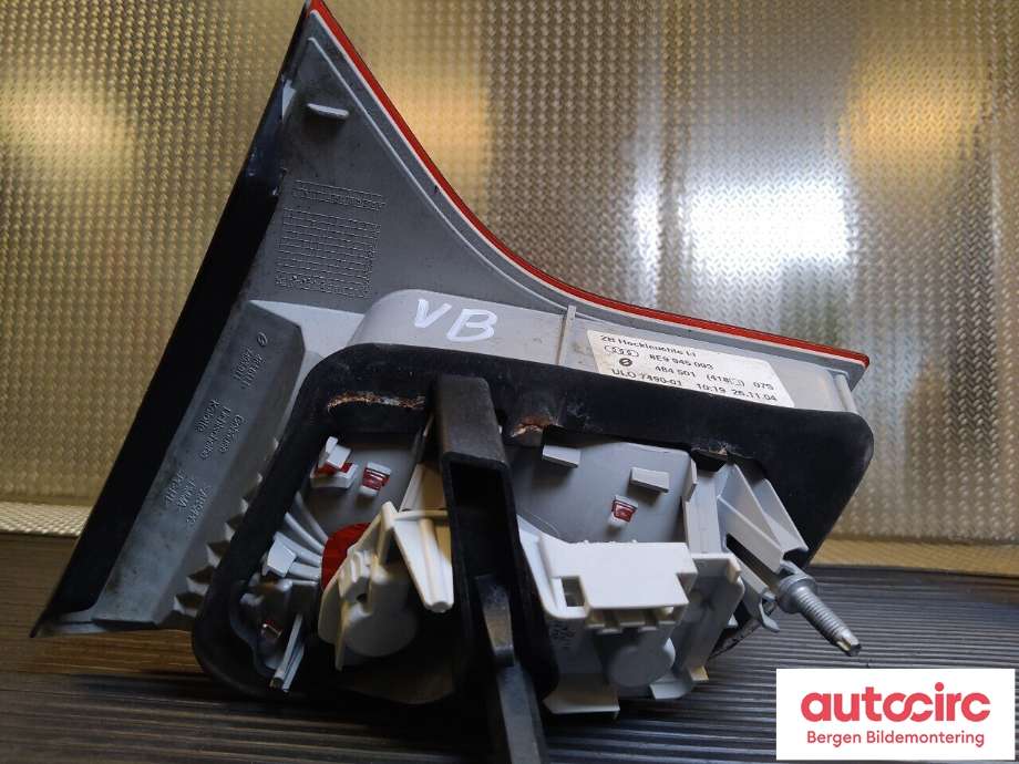 Baklykt venstre indre til Audi A4 2004-2008 (Type III) (B7) (B7) (AUDI|8E9 945 093 A|)