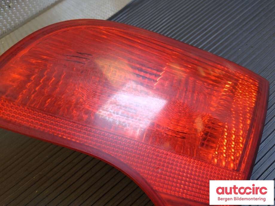 Baklykt høyre indre til Audi A4 2004-2008 (Type III) (B7) (B7) (AUDI|8E9 945 094 A|)