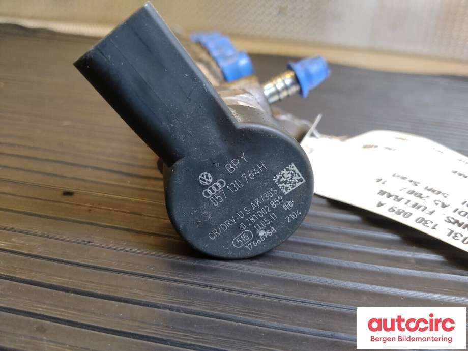 Dyseskinne (fuelrail) til Audi A5 2007-2016 (Type I)  (AUDI|03L 130 089 A|)