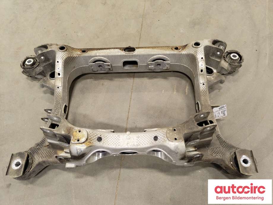 Travers bak til Ford Mustang Mach-e 2020-->> (FORD (US)|2479162|LJ9C-5K067-AC|)