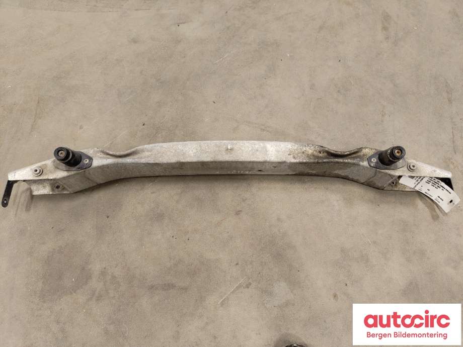 Støtfangerforsterkning foran til Audi A4 2004-2008 (Type III) (B7) (B7) (AUDI|8E0 807 109 J|)
