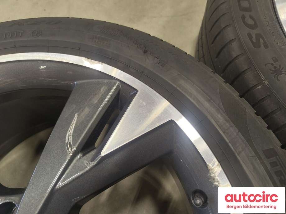 Hjulsett aluminium sommer til Audi Q4 e-tron 2021-->>  (AUDI|PIRELLI|89A 601 025 L|89A 601 025 D)