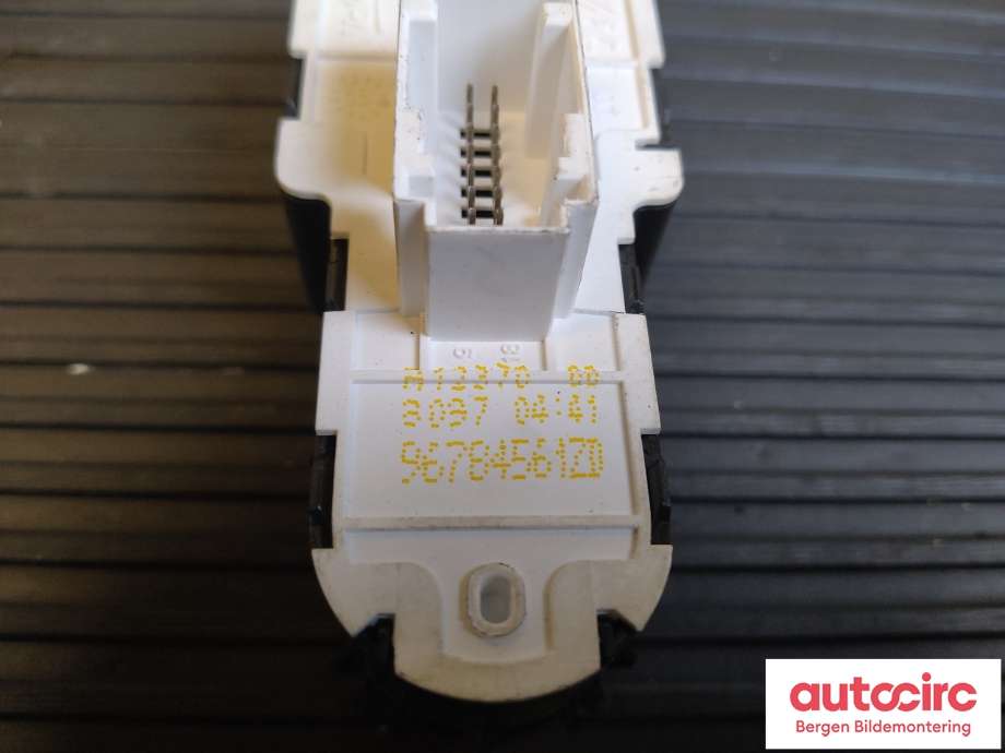 Bryter ruteheis til Peugeot Expert 2016-->> (Type III) (PEUGEOT|98 329 368 ZD|96 784 561 ZD|)