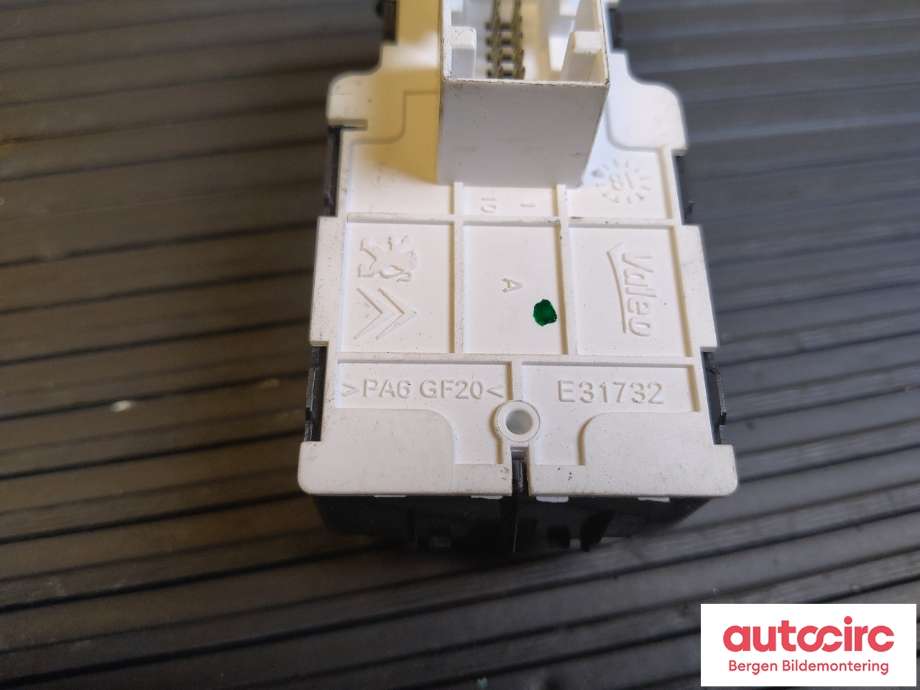 Bryter ruteheis til Peugeot Expert 2016-->> (Type III) (PEUGEOT|98 329 368 ZD|96 784 561 ZD|)