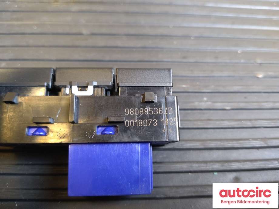 Bryter diverse til Peugeot Expert 2016-->> (Type III)  (PEUGEOT|98 088 536 ZD|)