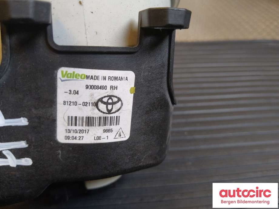 Tåkelykt høyre foran til Toyota Auris 2015-2019 (Type II, Fase 2)  (TOYOTA|8121002110|)