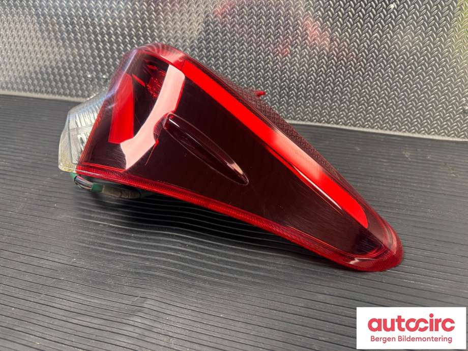 Baklykt høyre til Toyota Auris 2015-2019 (Type II, Fase 2)  (TOYOTA|8155102A61|)