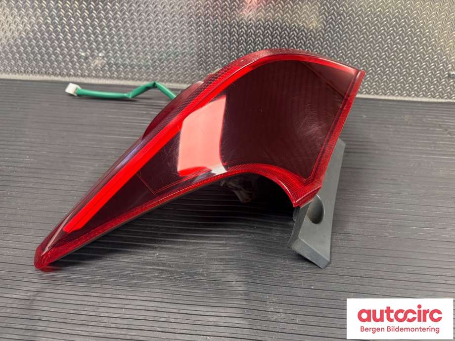 Baklykt høyre til Toyota Auris 2015-2019 (Type II, Fase 2)  (TOYOTA|8155102A61|)