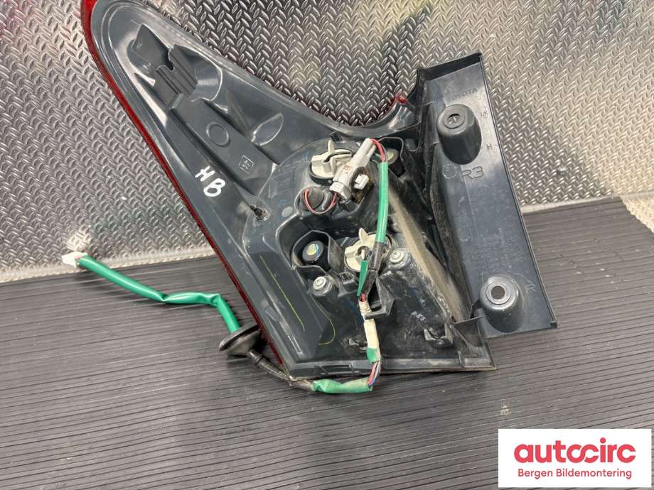 Baklykt høyre til Toyota Auris 2015-2019 (Type II, Fase 2)  (TOYOTA|8155102A61|)