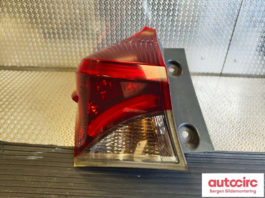 Baklykt venstre til Toyota Auris 2015-2019 (Type II, Fase 2) (TOYOTA|8156102A61|)