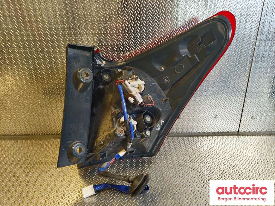 Baklykt venstre til Toyota Auris 2015-2019 (Type II, Fase 2) (TOYOTA|8156102A61|)