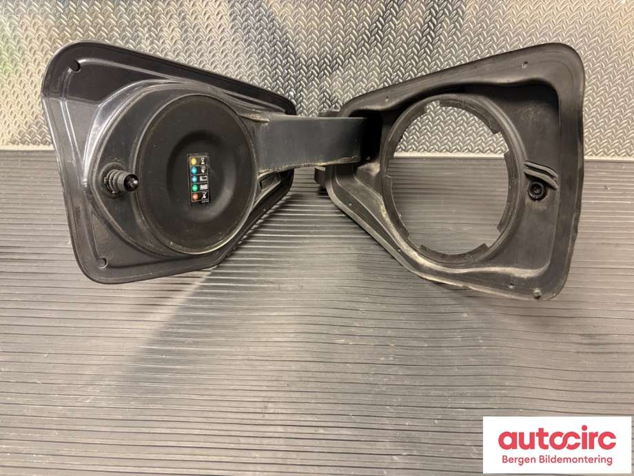 Tanklokk til BMW 2-Serie 2014-2021 (F22/F23) (F22/F23) (BMW|51 17 7 302 268|51 17 7 345 324|51 17 7 412 597)