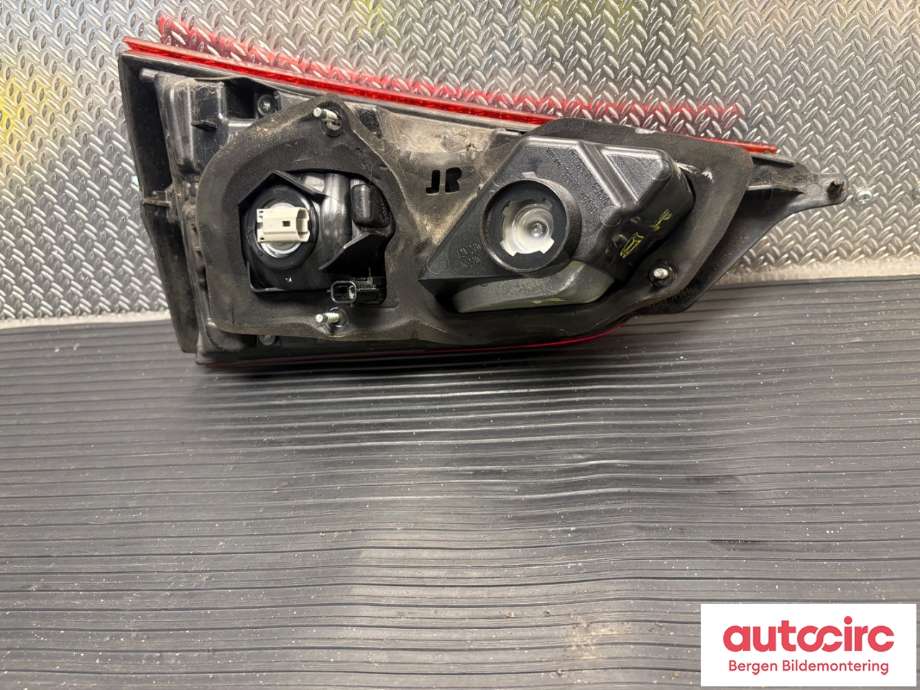Baklykt høyre indre til Nissan Qashqai 2014-2021 (Type II) (NISSAN|265504EA6E|265504EA5B|)
