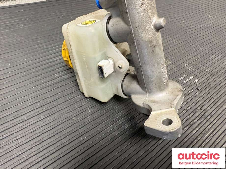 Bremsepumpe hoved til Subaru Legacy 2003-2007 (Type IV, Fase 1)  (SUBARU|26401AG010|)