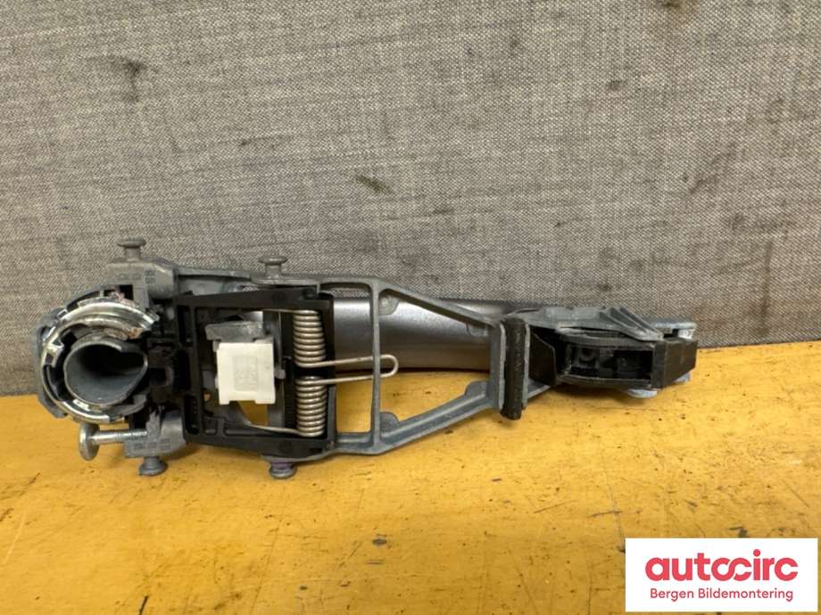Dørhåndtak utv høyre til VW Golf, Plus/Cross 2009-2013 (Fase 2) (VOLKSWAGEN|1K5 837 205|)