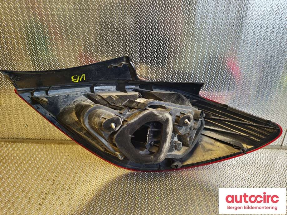 Baklykt venstre til Opel Corsa D 2006-2014 (OPEL|93190950|93189098|)