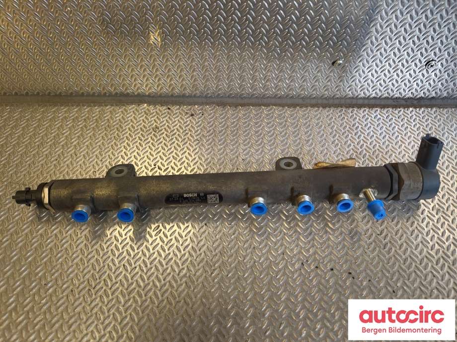Dyseskinne (fuelrail) til Opel Corsa D 2006-2014  (OPEL|93192559|93188016|)
