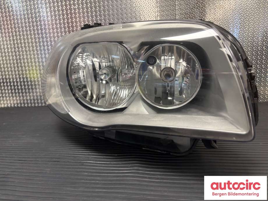 Frontlykt høyre halogen til BMW 1-Serie 2004-2011 (E81/E82/E87/E88) (E81/E82/E87/E88) (BMW|63126924486|)