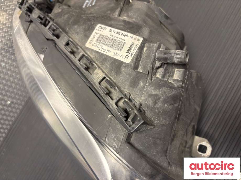 Frontlykt høyre halogen til BMW 1-Serie 2004-2011 (E81/E82/E87/E88) (E81/E82/E87/E88) (BMW|63126924486|)