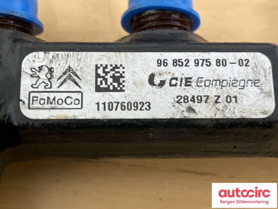Dyseskinne (fuelrail) til Volvo V60 2010-2013 (Type I, Fase 1)  (VOLVO|31422169|96 852 975 80 - 02)