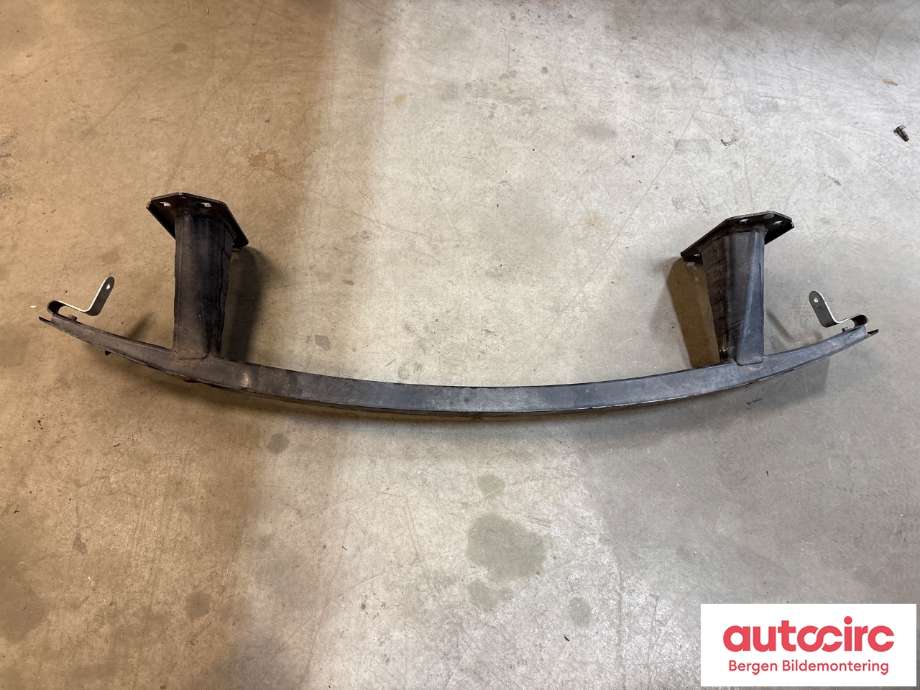 Støtfangerforsterkning foran til BMW 1-Serie 2004-2011 (E81/E82/E87/E88) (E81/E82/E87/E88) (BMW|51 11 7 058 450|)