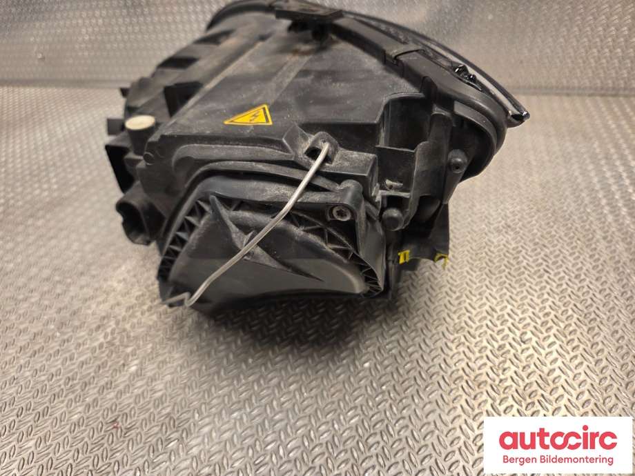 Frontlykt høyre halogen til Audi TT 2006-2014 (Type II)  (AUDI|8J0 941 030 D|)