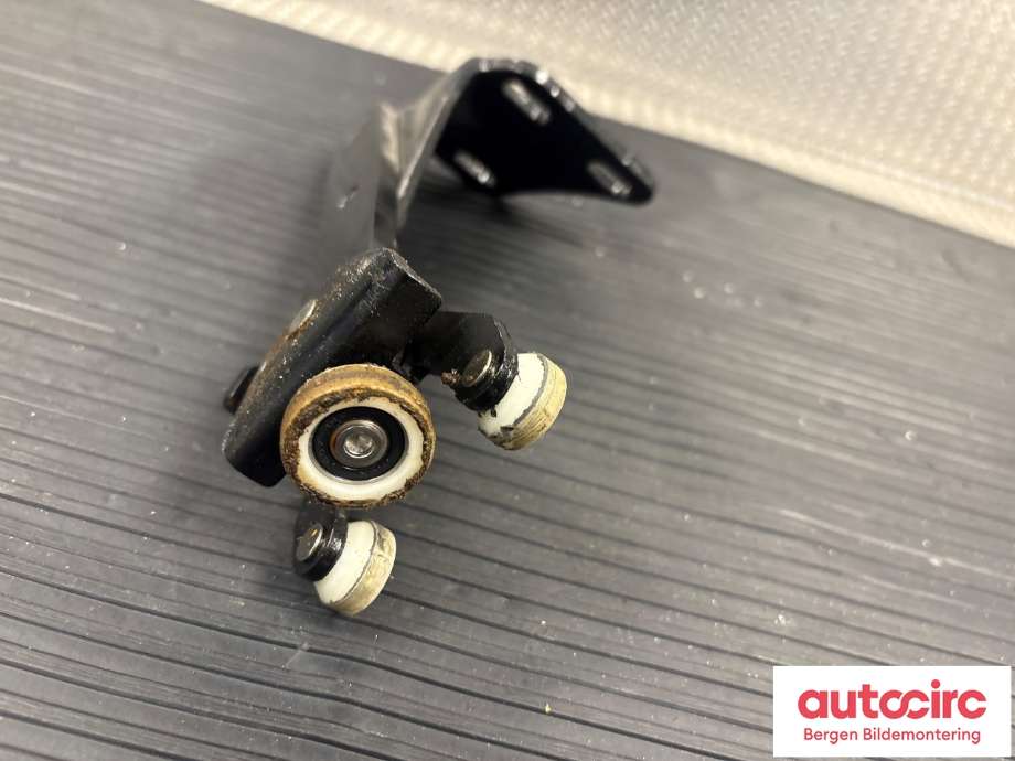Diverse deler til VW Caddy 2010-2015 (Type III, Fase 2)  (VOLKSWAGEN|2K0 843 398 B|)