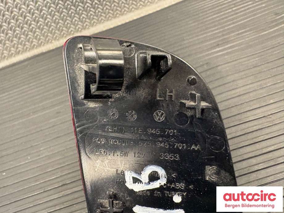 Baklykt fra støtfanger til VW ID.4 2020-->>  (VOLKSWAGEN|11E 945 701|)