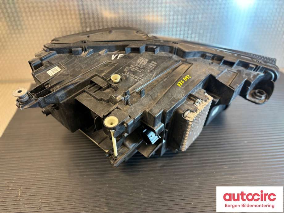 Frontlykt venstre halogen til Audi Q4 e-tron 2021-->>  (AUDI|89A 941 035 M|89A 941 035 F|)