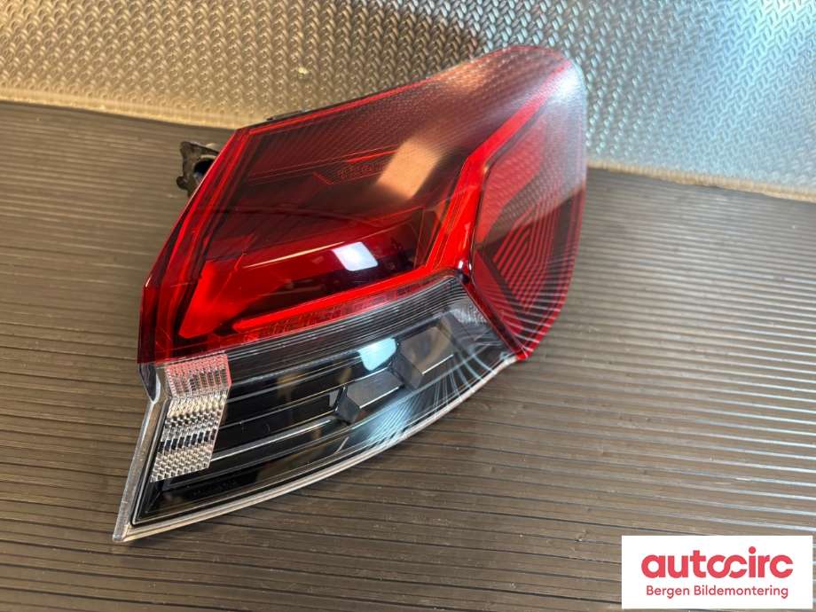 Baklykt høyre til Audi Q4 e-tron 2021-->>  (AUDI|89A 945 092|)