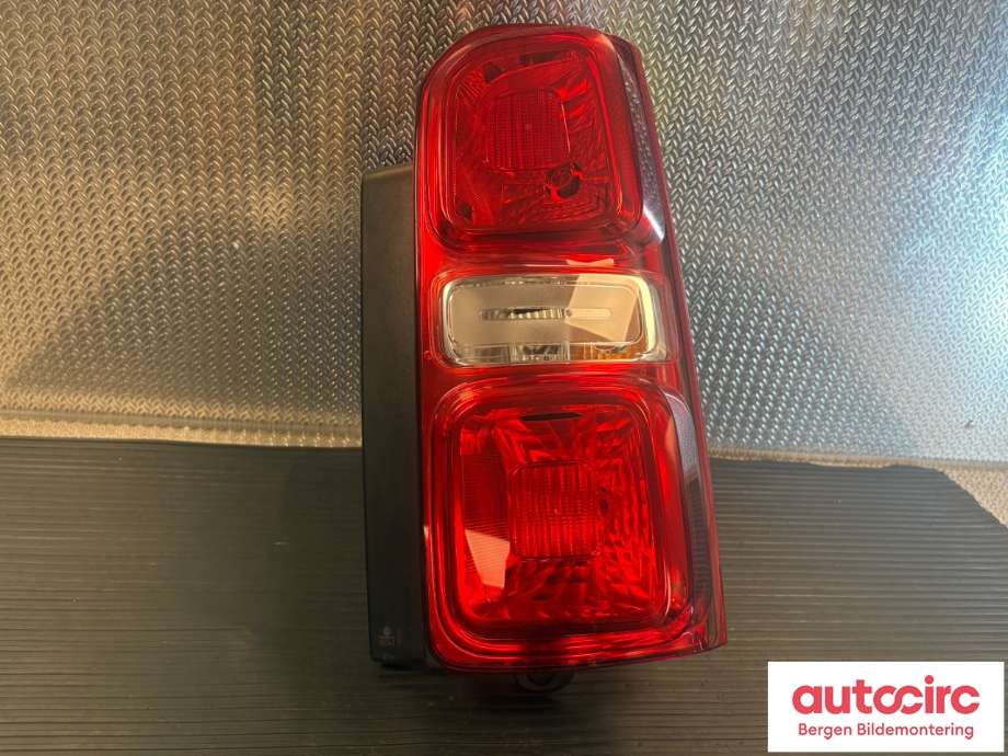 Baklykt høyre til Peugeot Expert 2016-->> (Type III) (PEUGEOT|98 082 430 80|)