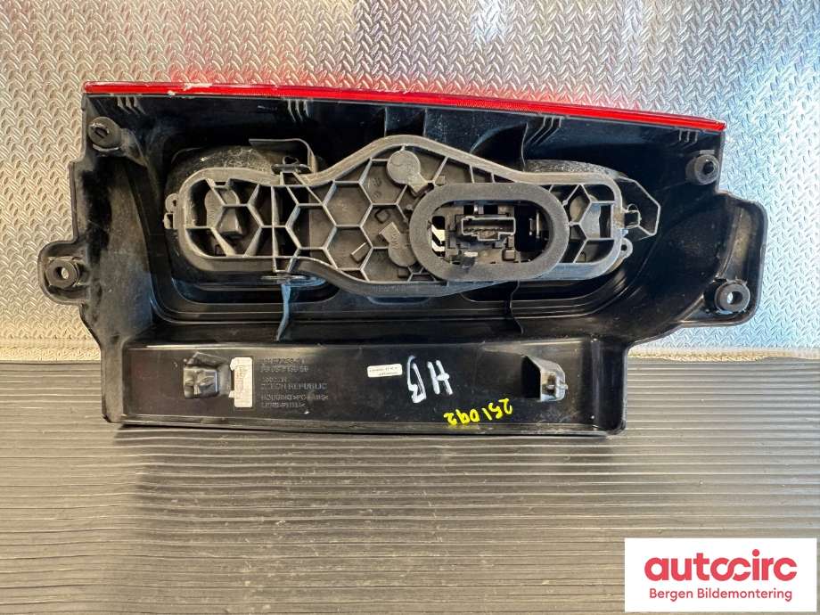 Baklykt høyre til Peugeot Expert 2016-->> (Type III) (PEUGEOT|98 082 430 80|)