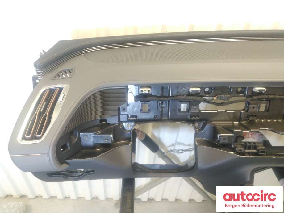 Dashbord til Mercedes EQC 2019-->> (MERCEDES|A 293 680 55 01|)
