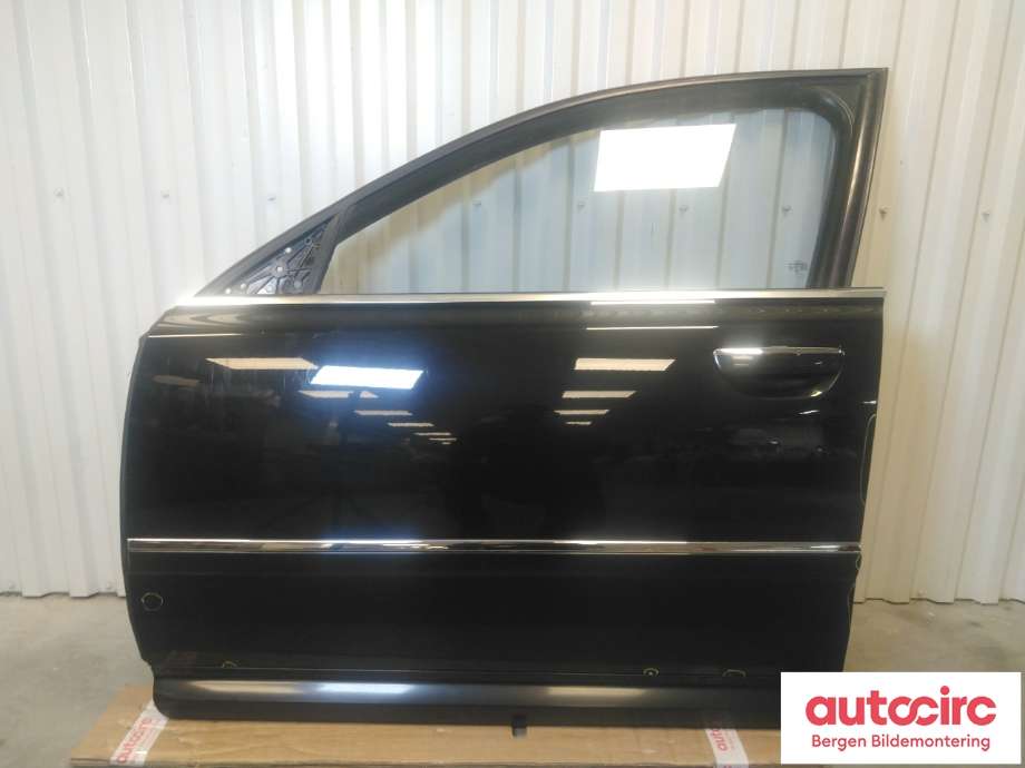 Dør venstre foran til Audi A8 2003-2010 (Type II) (AUDI|4E0 831 051 C|)