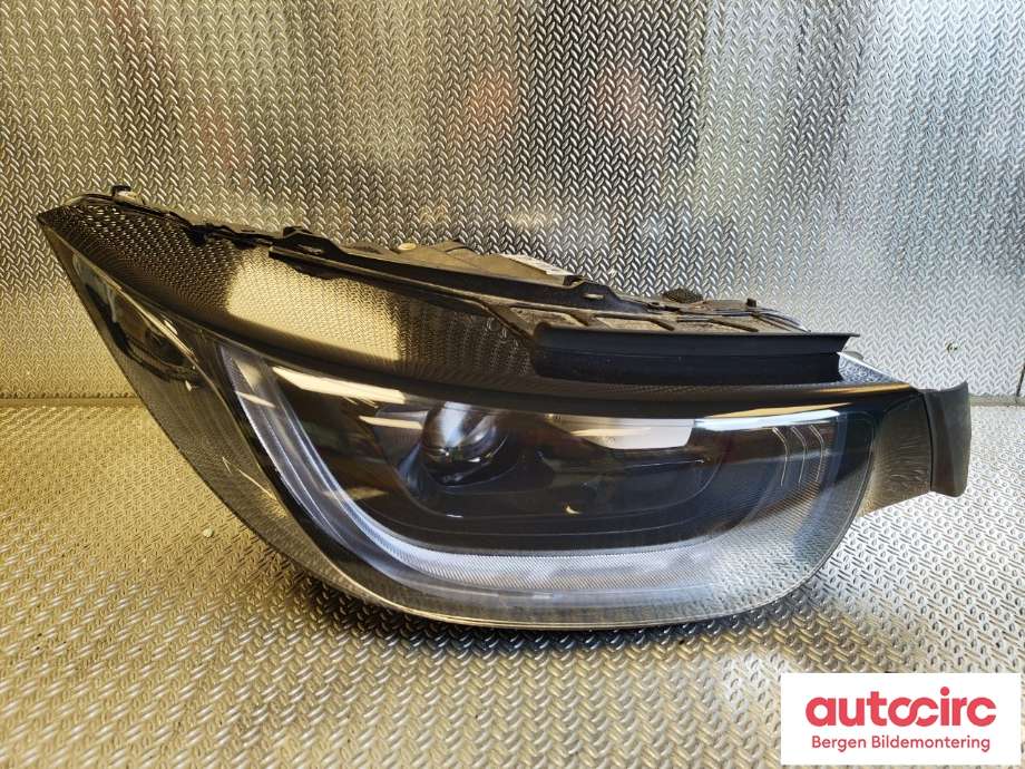 Frontlykt høyre halogen til BMW i3 2013-2022 (BMW|63 11 7 381 900|)